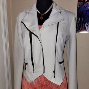 ACTIVE USA WHITE JACKET SIZE SMALL